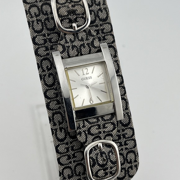 Guess Watch Women Logo Leather Canvas Band Silver 22mm Case- New Battery - Picture 1 of 7